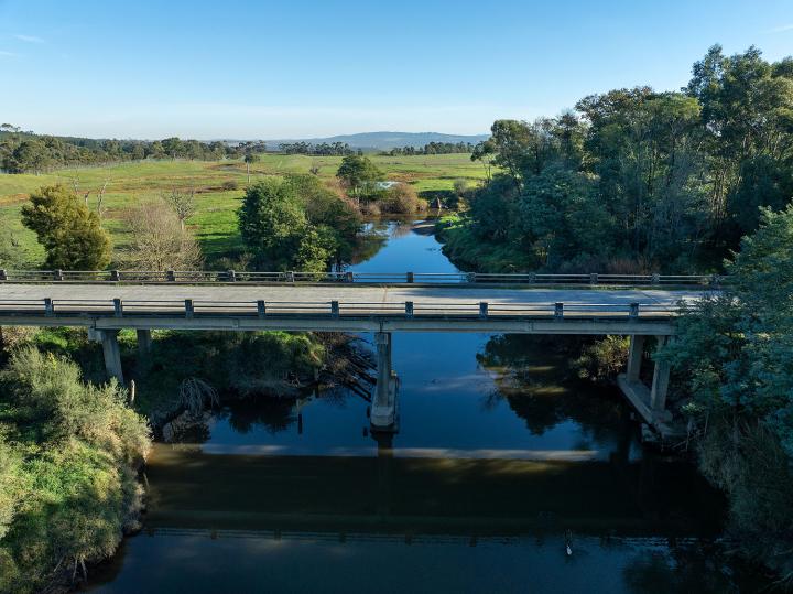 Bridge going over a river